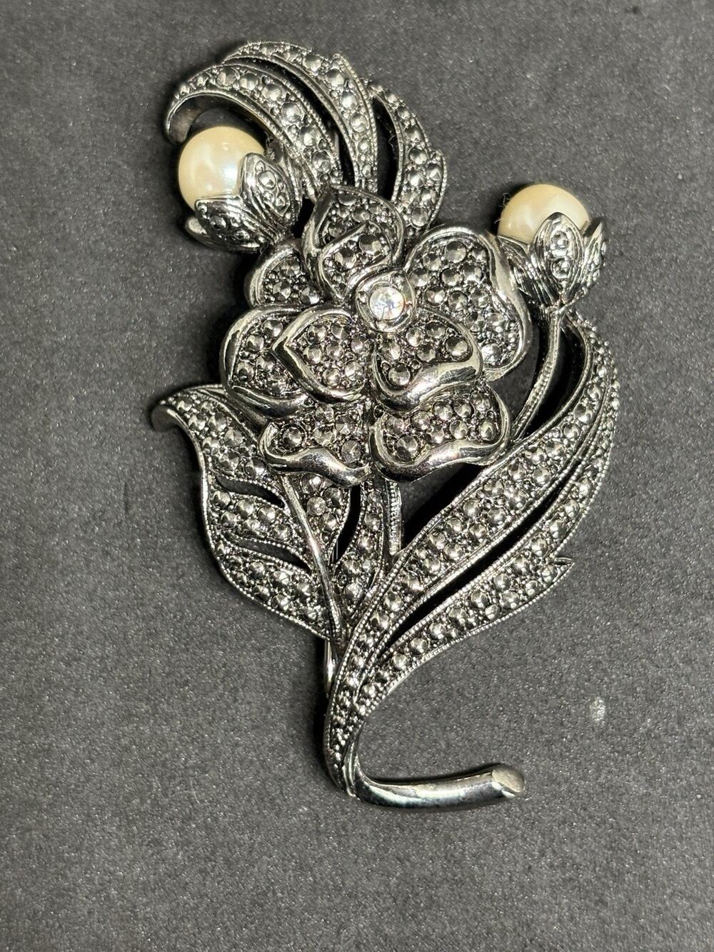 Kenneth J Lane KJL Avon "Antique Impressions" 1990 Flower Brooch Pin Silver Tone